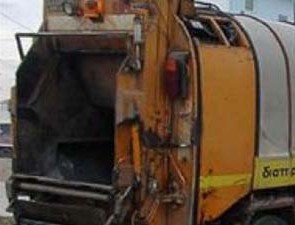 Κατεδίωξε με απορριμματοφόρο αστυνομικούς!
