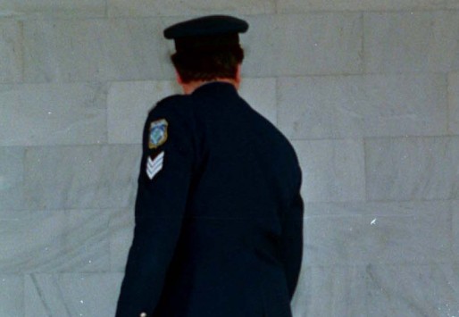 Προσποιούταν τον αστυνομικό