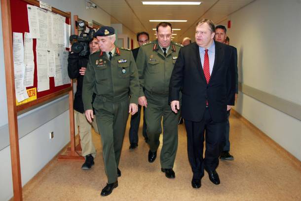 Ο Βενιζέλος θα δει ενστόλους