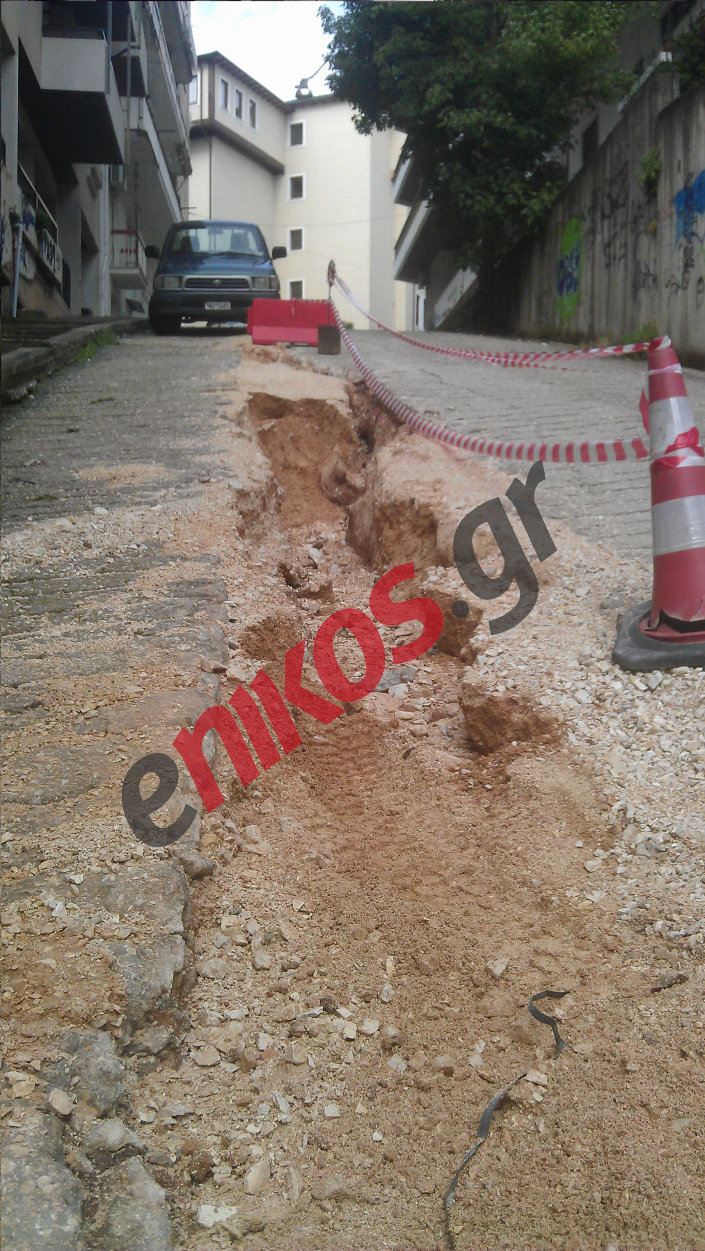 «Έχω και κανό, πάμε μια βόλτα;»