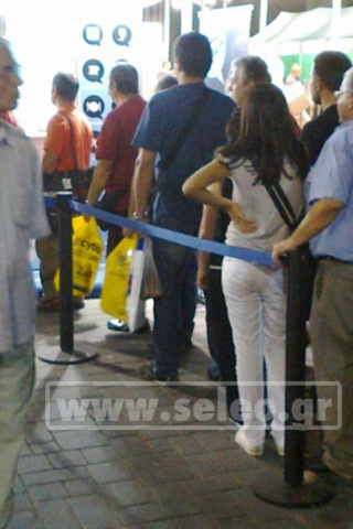 Στην ουρά για δωρεάν γιαούρτι