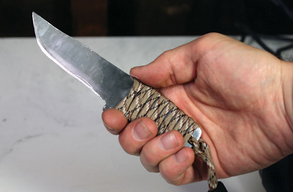 Έβγαλαν τα μαχαίρια