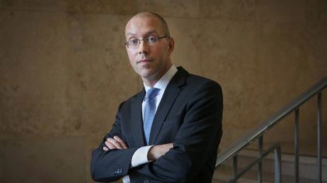 Asmussen: Να μείνει η Ελλάδα