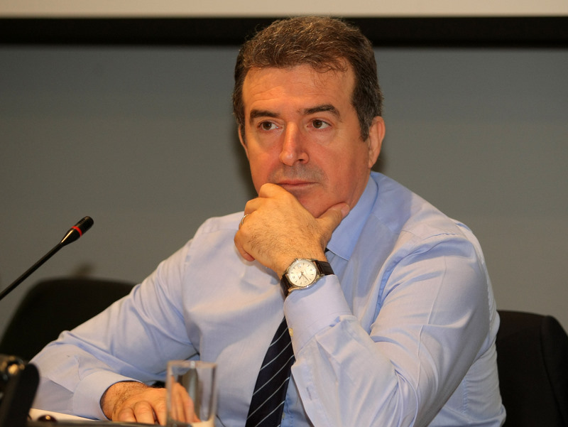 Ο Χρυσοχοϊδης και η… “υποψία”