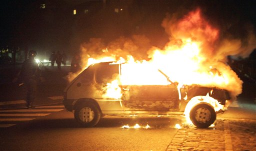 Κάηκε ΙΧ στην Αρτέμιδα