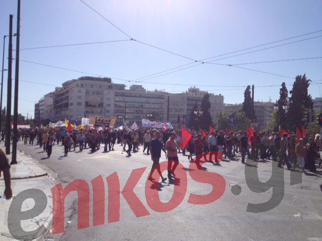 Τώρα – Ο ΣΥΡΙΖΑ στο Σύνταγμα