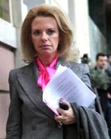 Η Βόζεμπεργκ “χτυπά” κατά Γεννηματά