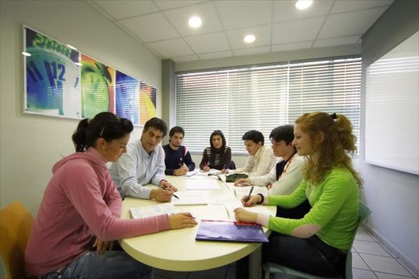 25% φθηνότερα τα φροντιστήρια