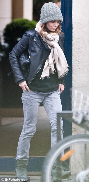 O νέος σύντροφος της Paradis