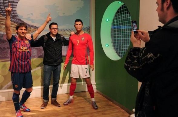 Στο Μαντάμ Τισό, Μέσι-Ρονάλντο