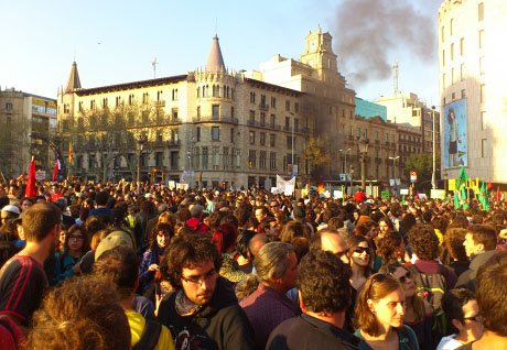 «Η κρίση ονομάζεται δημοκρατία»