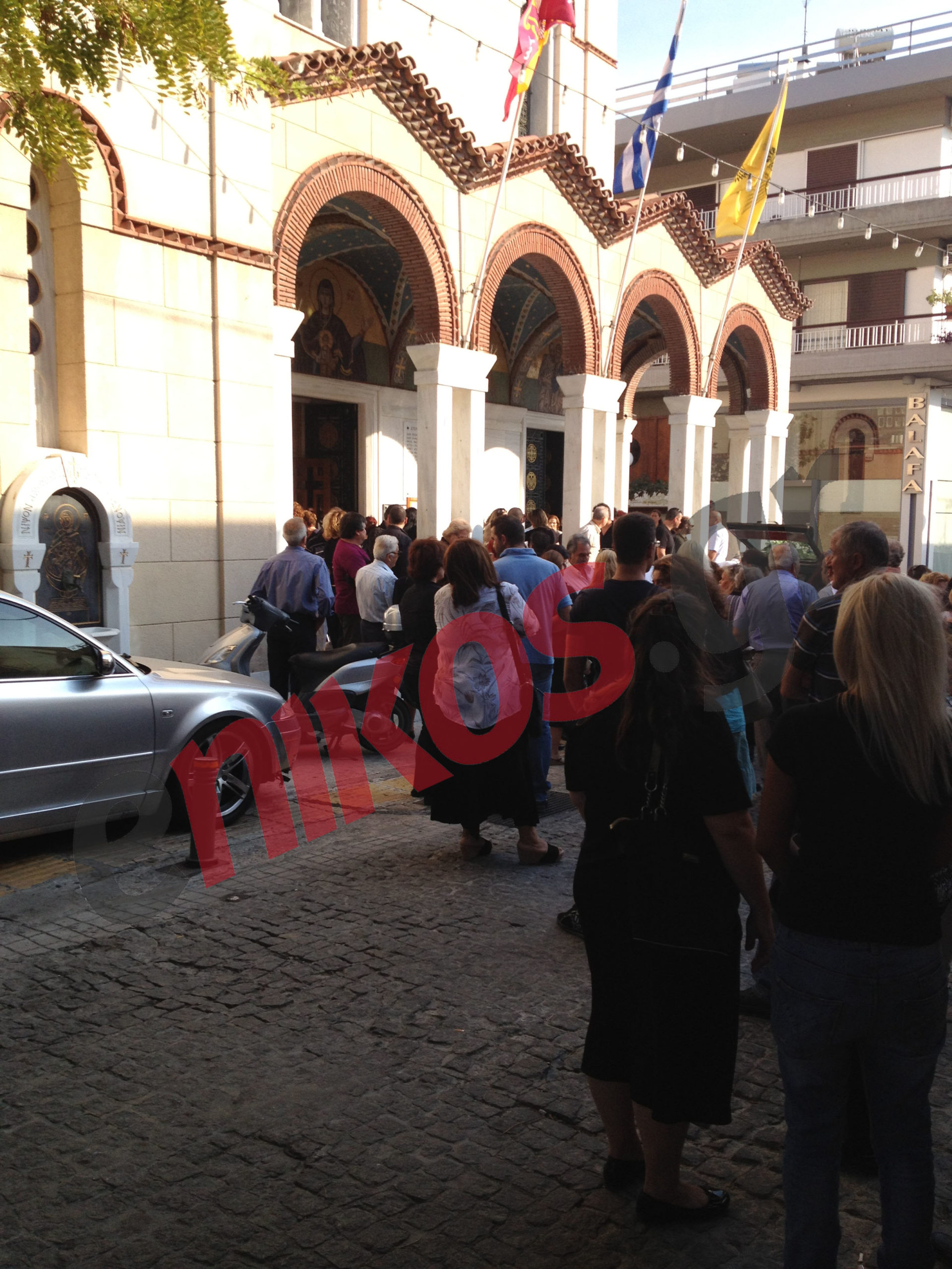 Τώρα-Το τελευταίο αντίο στον Ιερέα