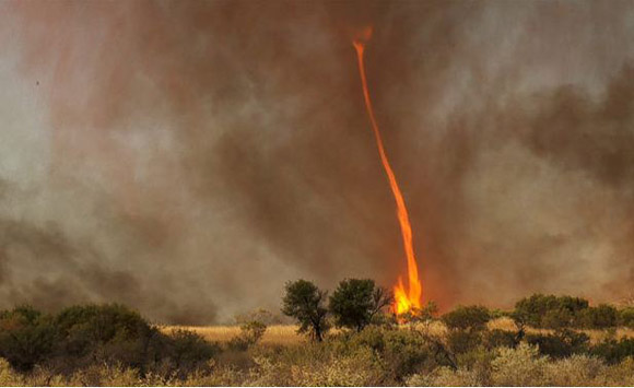 Πύρινος στρόβιλος στην Αυστραλία
