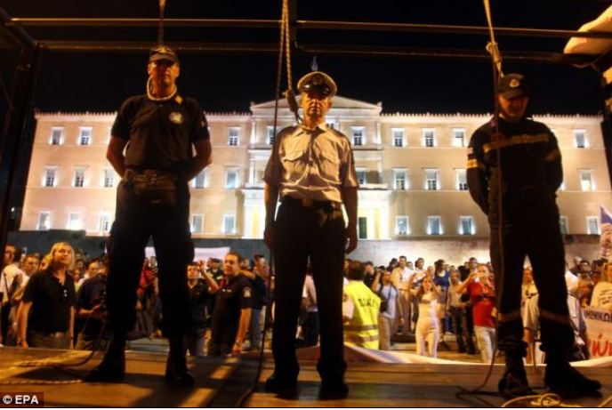 Οι “κρεμάλες” στην Daily Mail