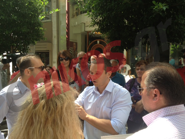 Οι σφυρίχτρες «σαμποτάρουν» τον Κασιδιάρη