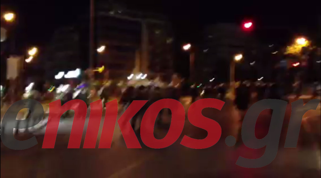 Βίντεο: Καταδιώκουν τους κουκουλοφόρους