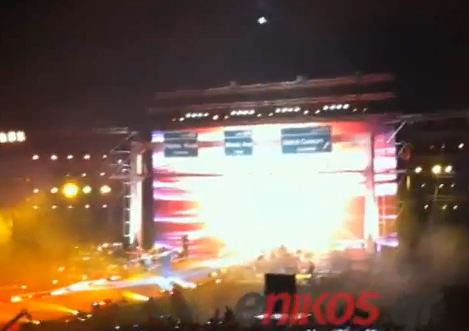 Βίντεο- Ο Καρράς τραγουδά Φοίβο