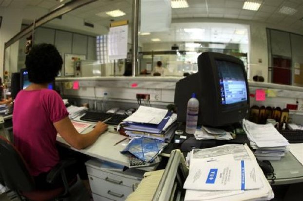 Κάνουν απολύσεις 1 στις 2 εταιρείες