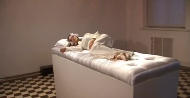 Εσείς θα τη φιλούσατε;