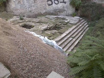 Διχάζει αρχαίος ναός