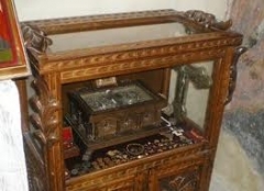 Δεν είχαν ιερό και όσιο