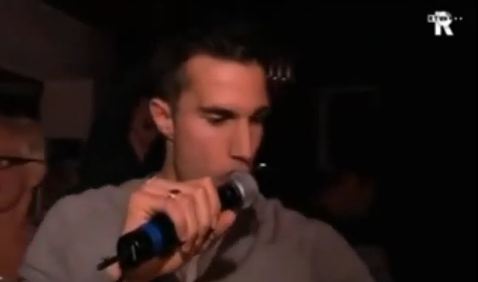 Ο Φαν Πέρσι τραγουδά… Λίβερπουλ!