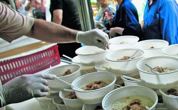 Οι “πλούσιοι” των Αθηνών στα συσσίτια