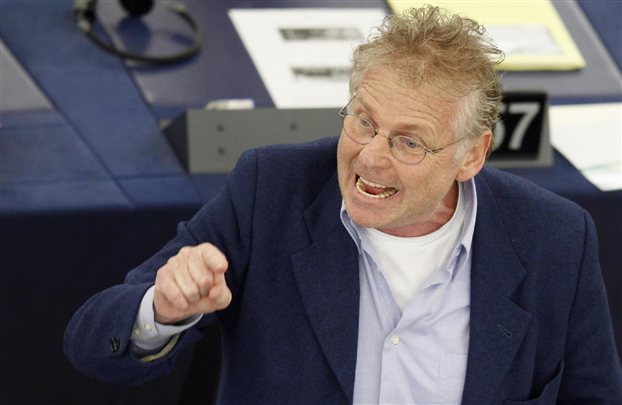 Ποντάρουν στο φόβο των Ελλήνων