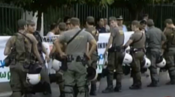 Αποχώρηση με «παρέμβαση» Σαμαρά