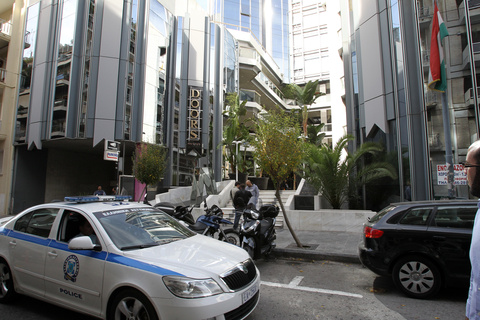 Τώρα – Αρμένιοι κάνουν πορεία στο Κολωνάκι