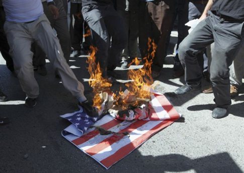 Απαγορεύουν τις διαδηλώσεις