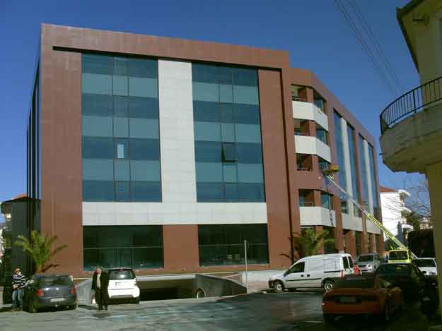 Τώρα-Κατάληψη στο δημαρχείο Τρίπολης