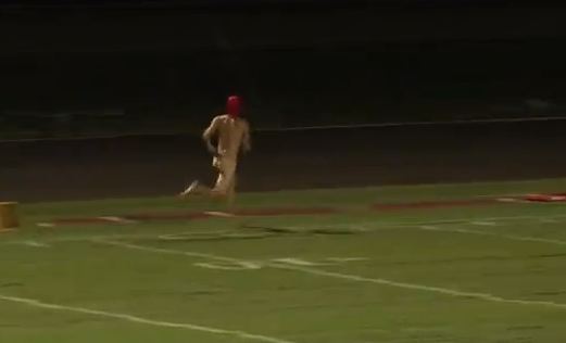 Ο…Spiderman, γυμνός σε γήπεδο!