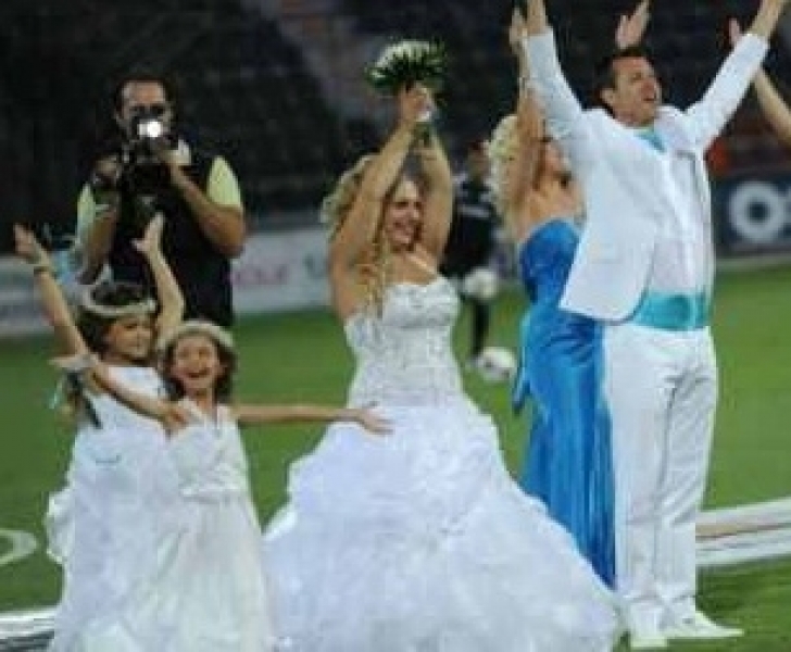 Παντρεύτηκαν και πήγαν…Τούμπα