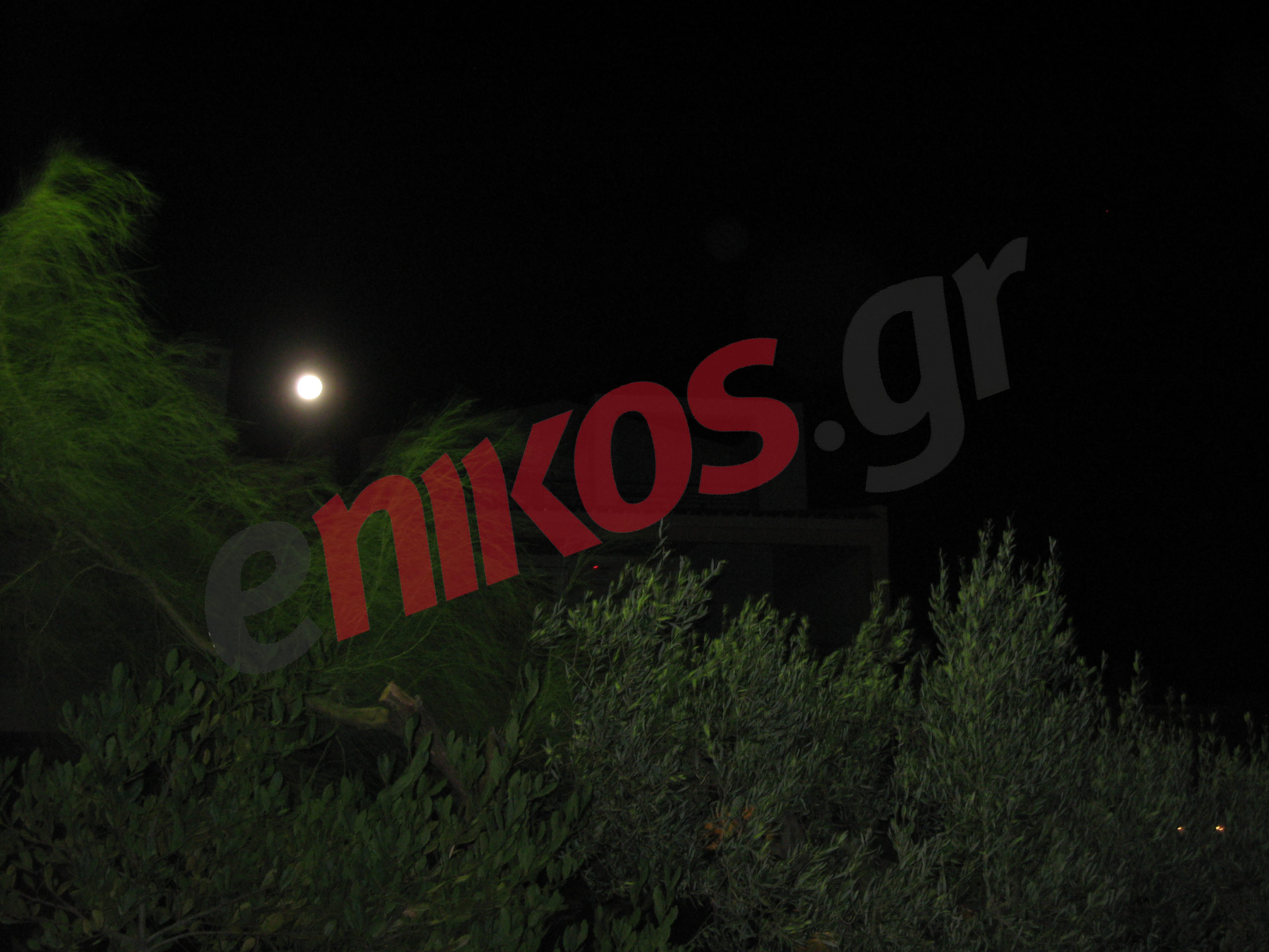 Η πανσέληνος στην Άνω Γλυφάδα