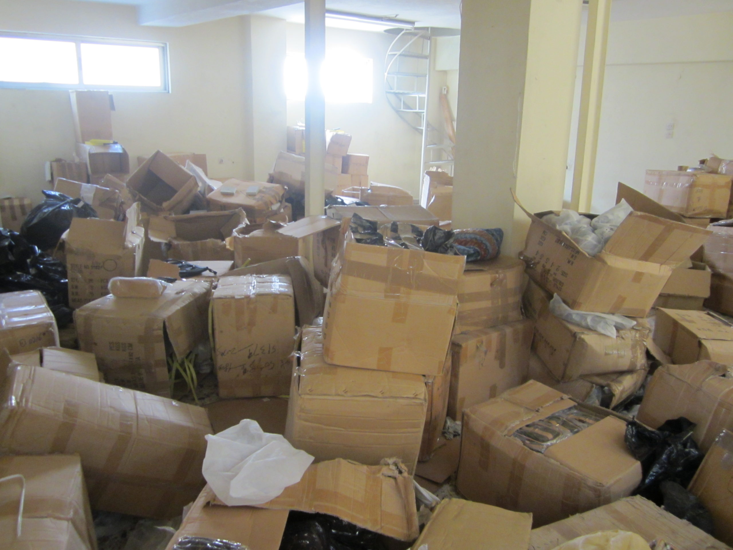 Στην αποθήκη με τις “μαϊμούδες”