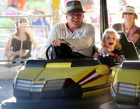 Αναγνωρίζετε τον κύριο;