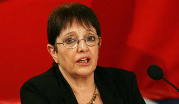 “Το πολιτικό σύστημα έχει σαπίσει”