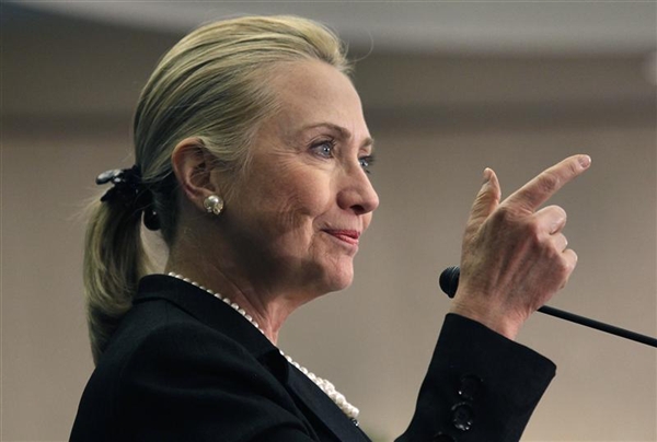 Το παίρνει πάνω της η Hillary