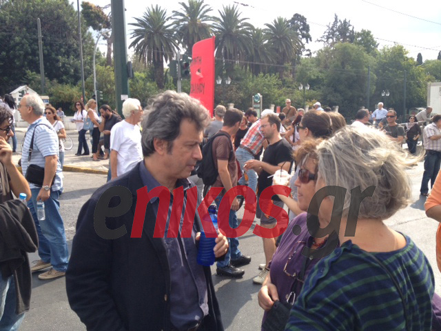 Τώρα-Στελέχη του ΣΥΡΙΖΑ στο Σύνταγμα