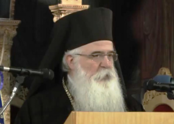 Του επιτέθηκε και με τη ζώνη