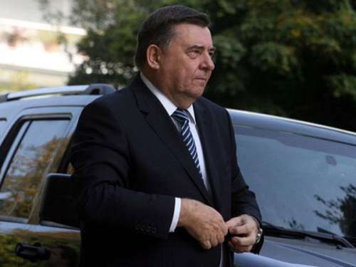 Καρατζαφέρης: Άλλο Μεταξάς, άλλο Σαμαράς