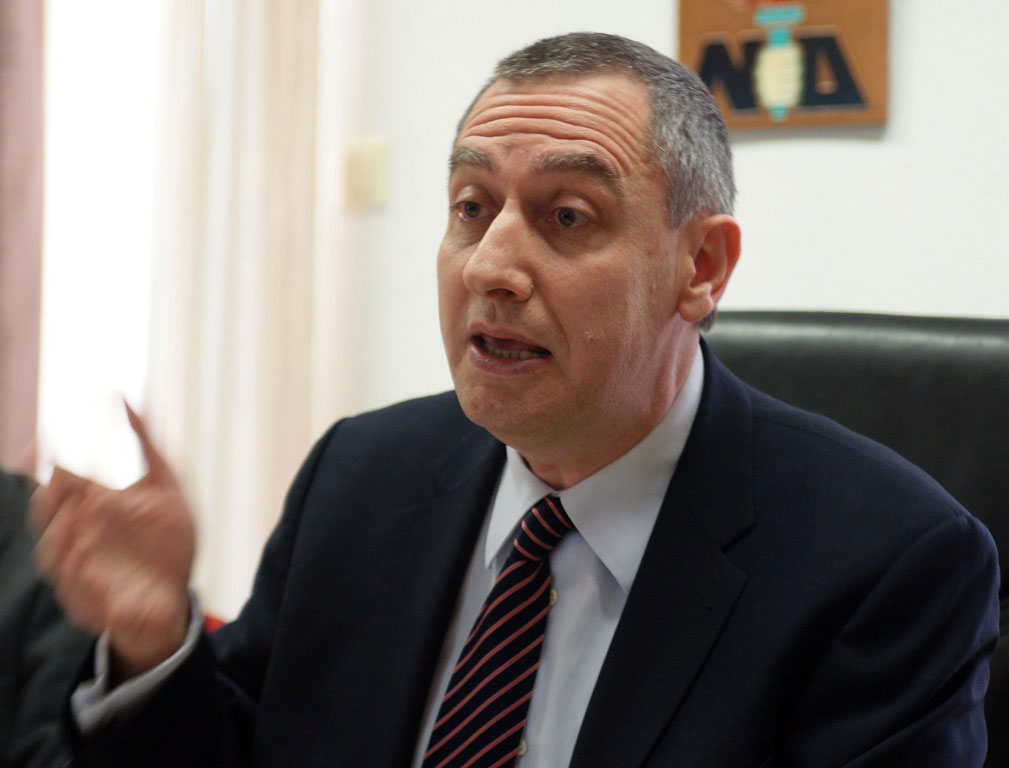 Ο Μιχελάκης ρωτά τον Στουρνάρα