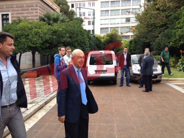 Τώρα- Ο Σημίτης στην Παλαιά Βουλή