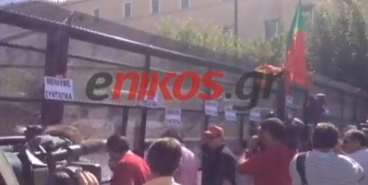 Τώρα – Βίντεο: Η ΠΟΕ – ΟΤΑ στο φράχτη