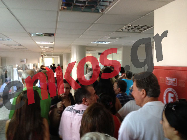 Τώρα – ΦΩΤΟ:Γολγοθάς στη ΔΟΥ Χαλανδρίου