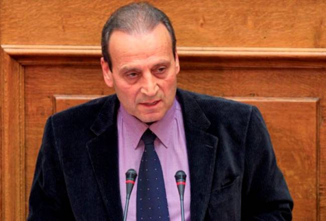 Παραστατίδης:Ψηφίζει ή όχι;