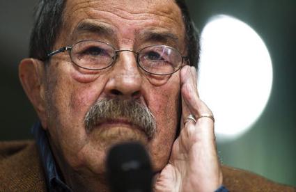 Ξανά στο στόχαστρο ο Günter Grass