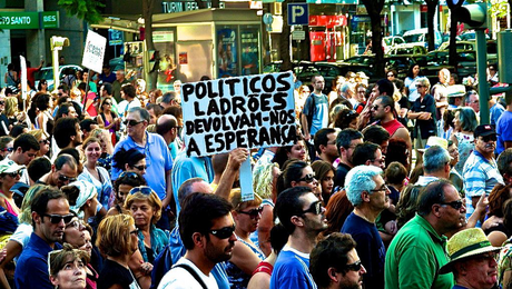 Απόλυση 50.000 συμβασιούχων