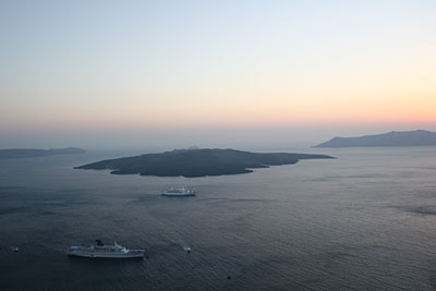 Ξύπνησε το ηφαίστειο της Θήρας;